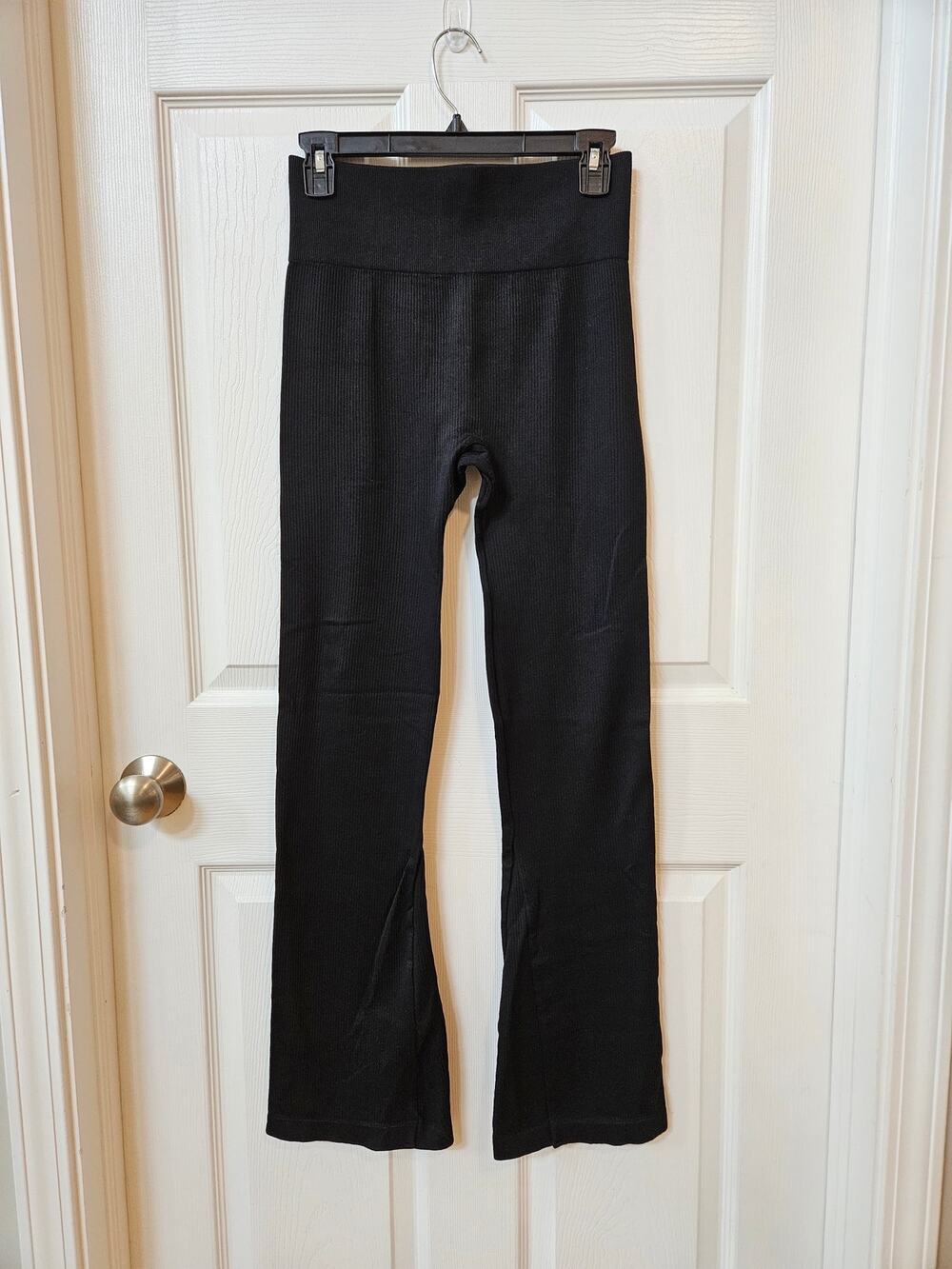 OQQ Women's Ribbed High Rise Flare Yoga Pants Black Stretch Leggings Size M